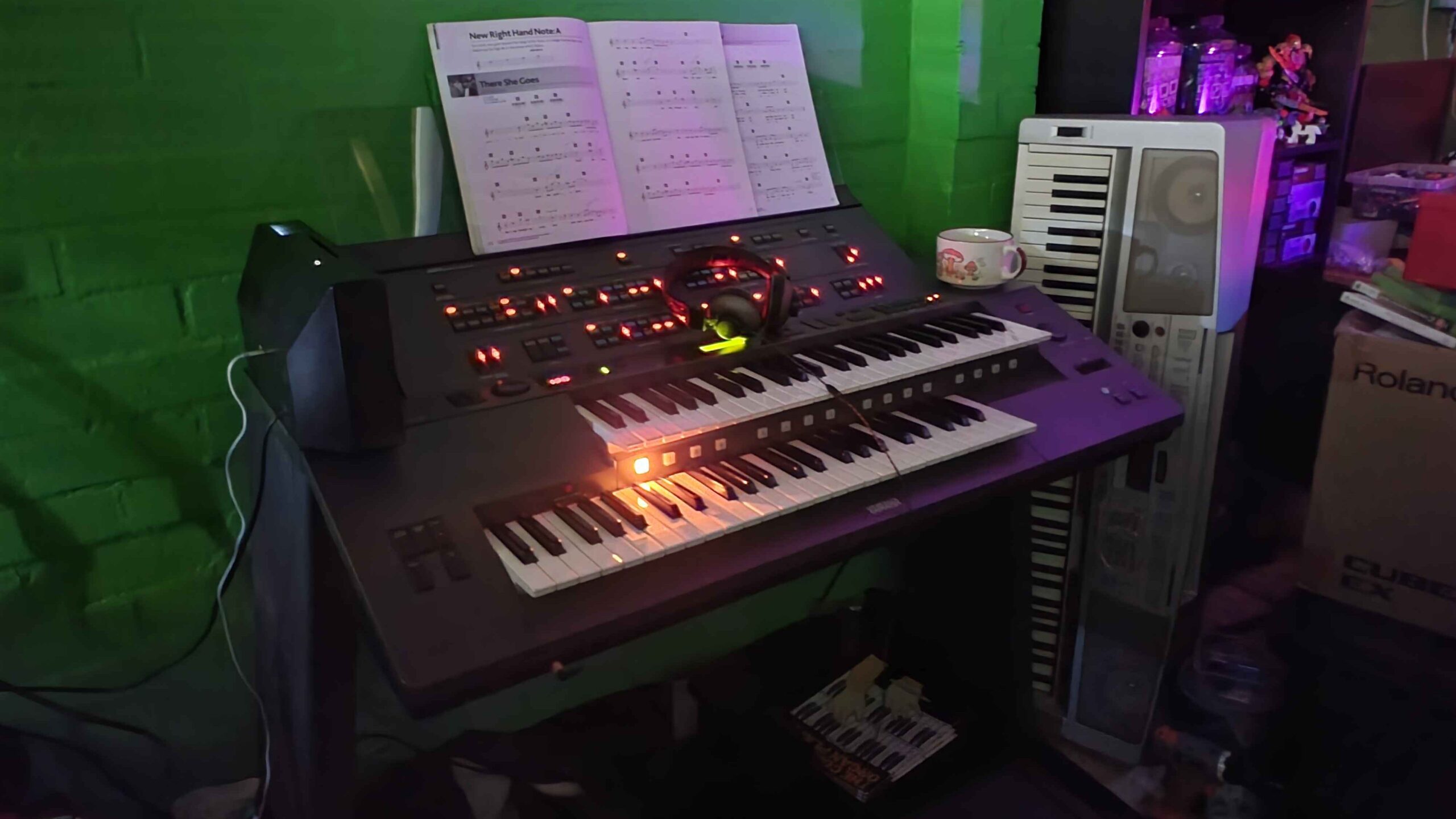 A Yamaha HX-5 Organ